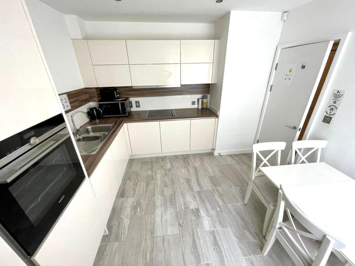 London Stratford Luxury House, 5 Minutes Walk Station, Westfield, 3 Bedrooms 3 Bathrooms, Reception, Garden, Parking Exteriör bild
