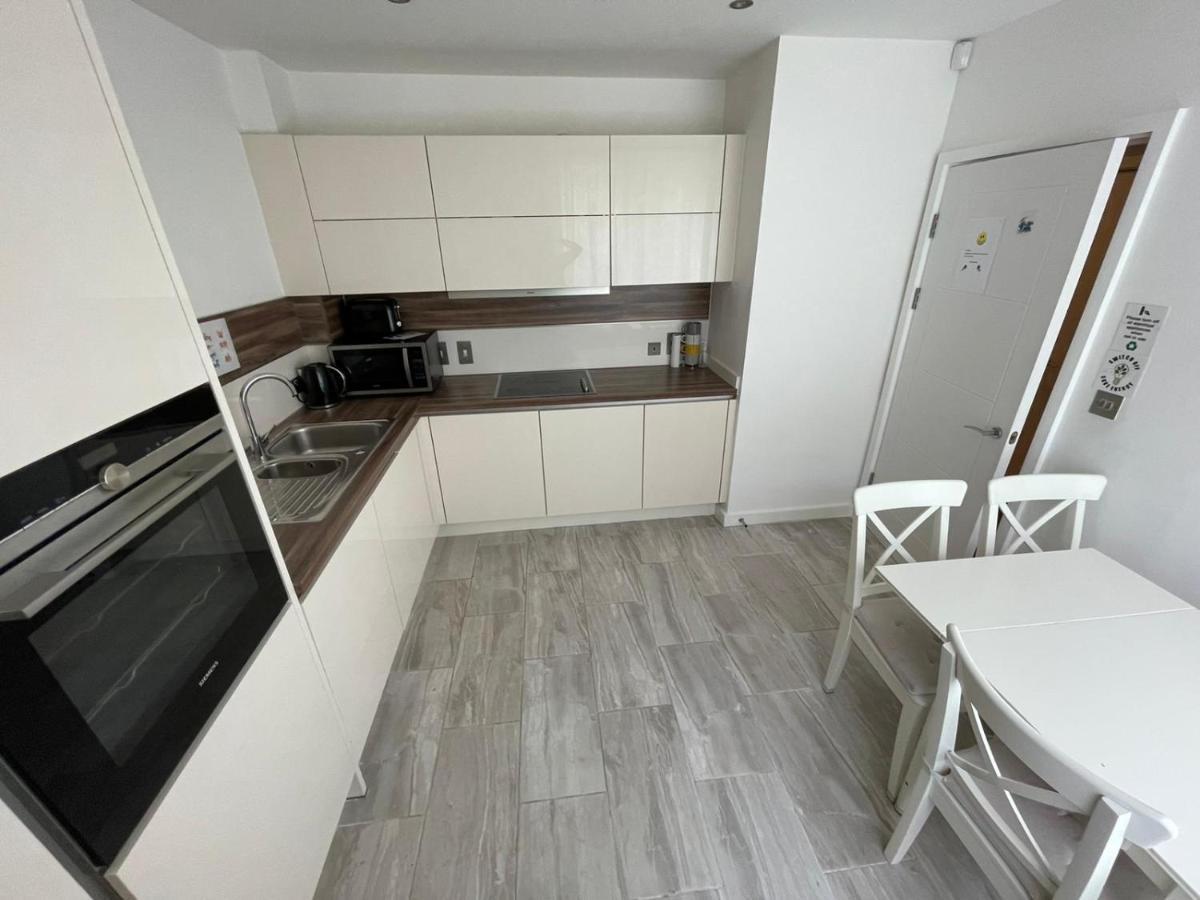 London Stratford Luxury House, 5 Minutes Walk Station, Westfield, 3 Bedrooms 3 Bathrooms, Reception, Garden, Parking Exteriör bild