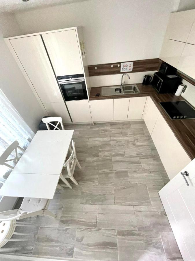 London Stratford Luxury House, 5 Minutes Walk Station, Westfield, 3 Bedrooms 3 Bathrooms, Reception, Garden, Parking Exteriör bild