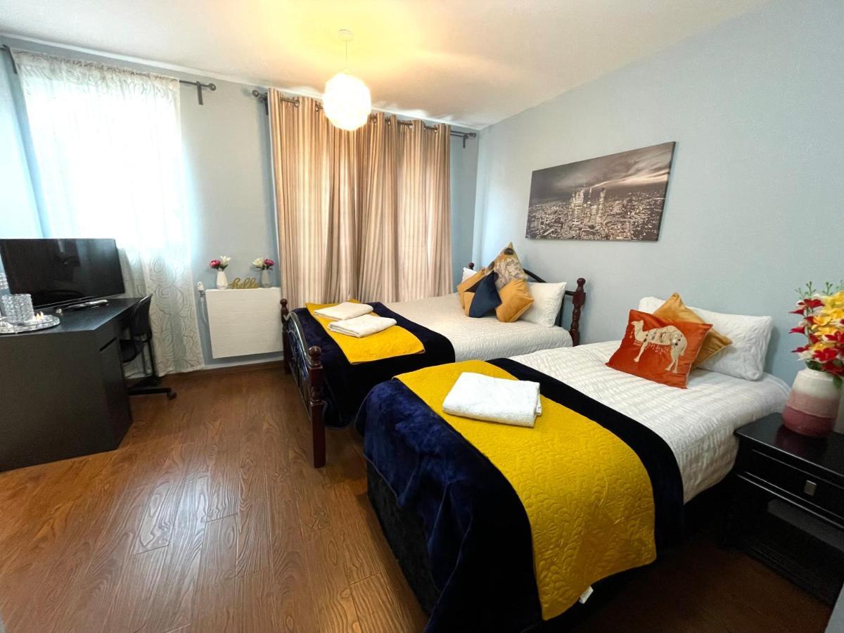 London Stratford Luxury House, 5 Minutes Walk Station, Westfield, 3 Bedrooms 3 Bathrooms, Reception, Garden, Parking Exteriör bild