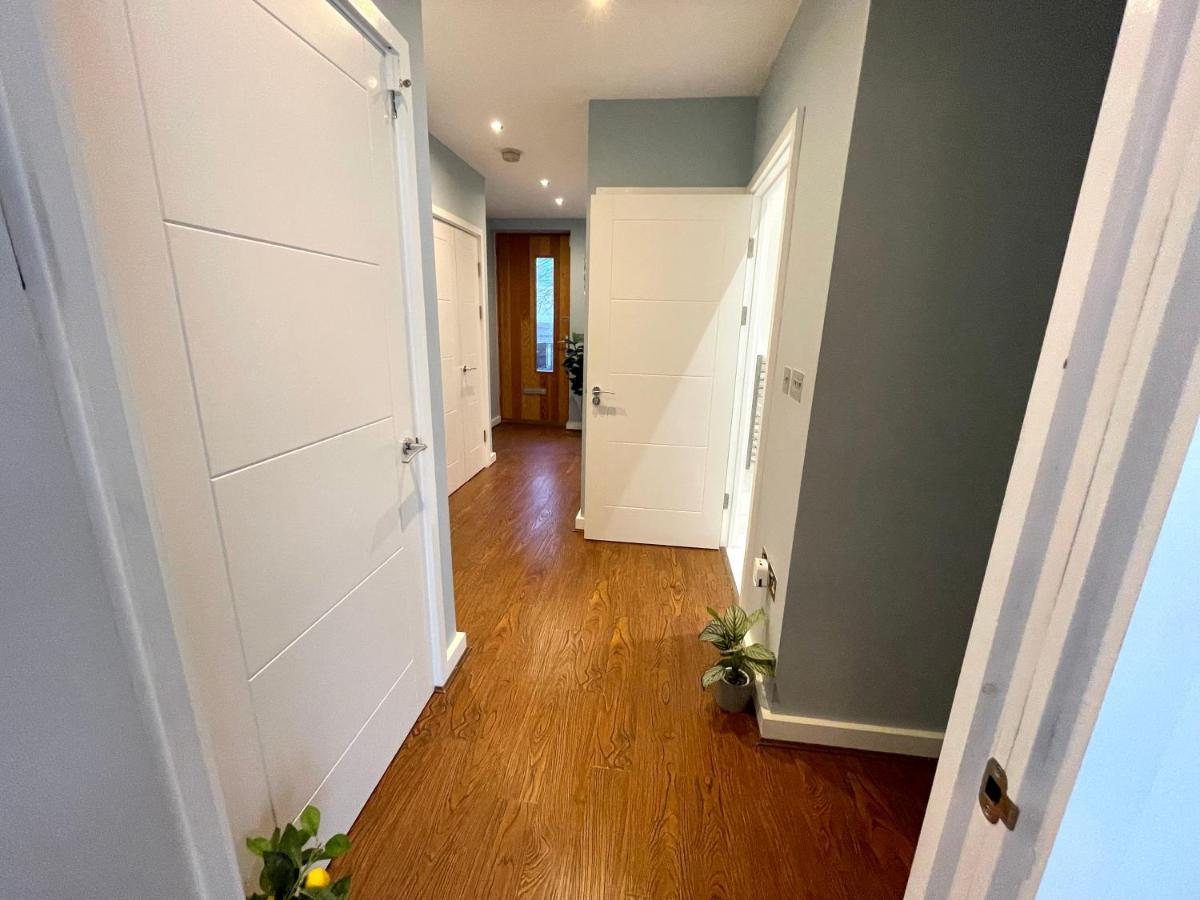 London Stratford Luxury House, 5 Minutes Walk Station, Westfield, 3 Bedrooms 3 Bathrooms, Reception, Garden, Parking Exteriör bild
