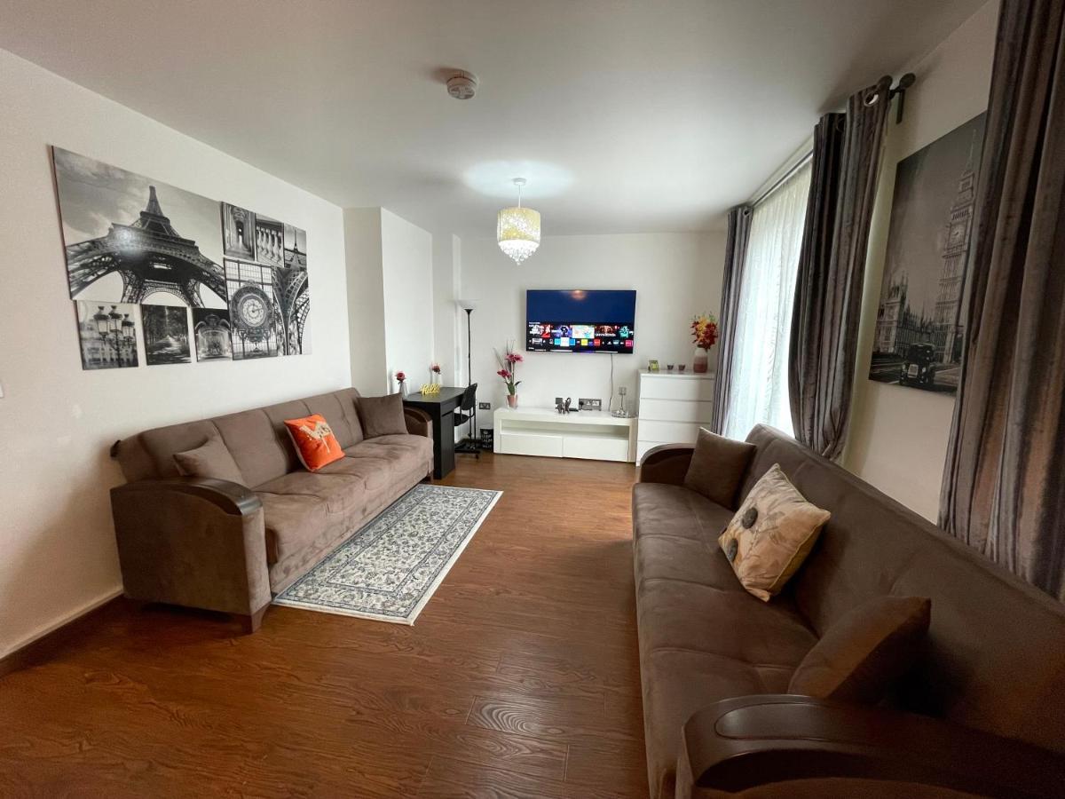 London Stratford Luxury House, 5 Minutes Walk Station, Westfield, 3 Bedrooms 3 Bathrooms, Reception, Garden, Parking Exteriör bild