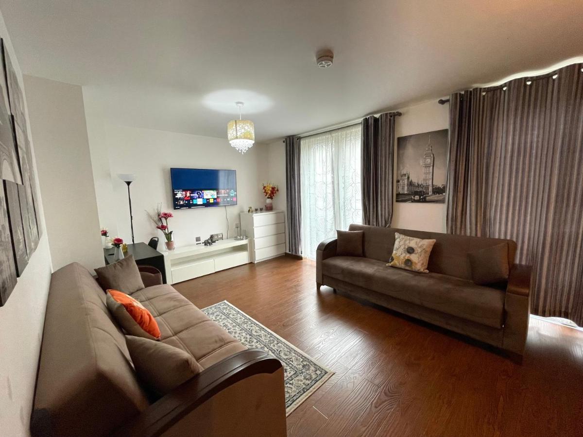 London Stratford Luxury House, 5 Minutes Walk Station, Westfield, 3 Bedrooms 3 Bathrooms, Reception, Garden, Parking Exteriör bild