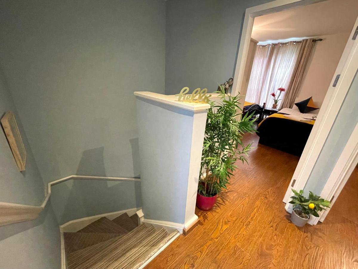 London Stratford Luxury House, 5 Minutes Walk Station, Westfield, 3 Bedrooms 3 Bathrooms, Reception, Garden, Parking Exteriör bild